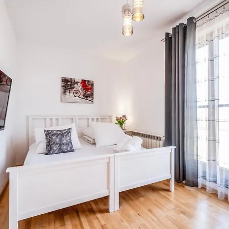 Neapol Parking Gratis Moxy Te&am Cracow * Cracovie